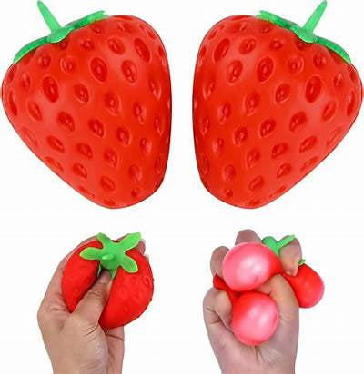 Squishy Strawberry 8.5 cm